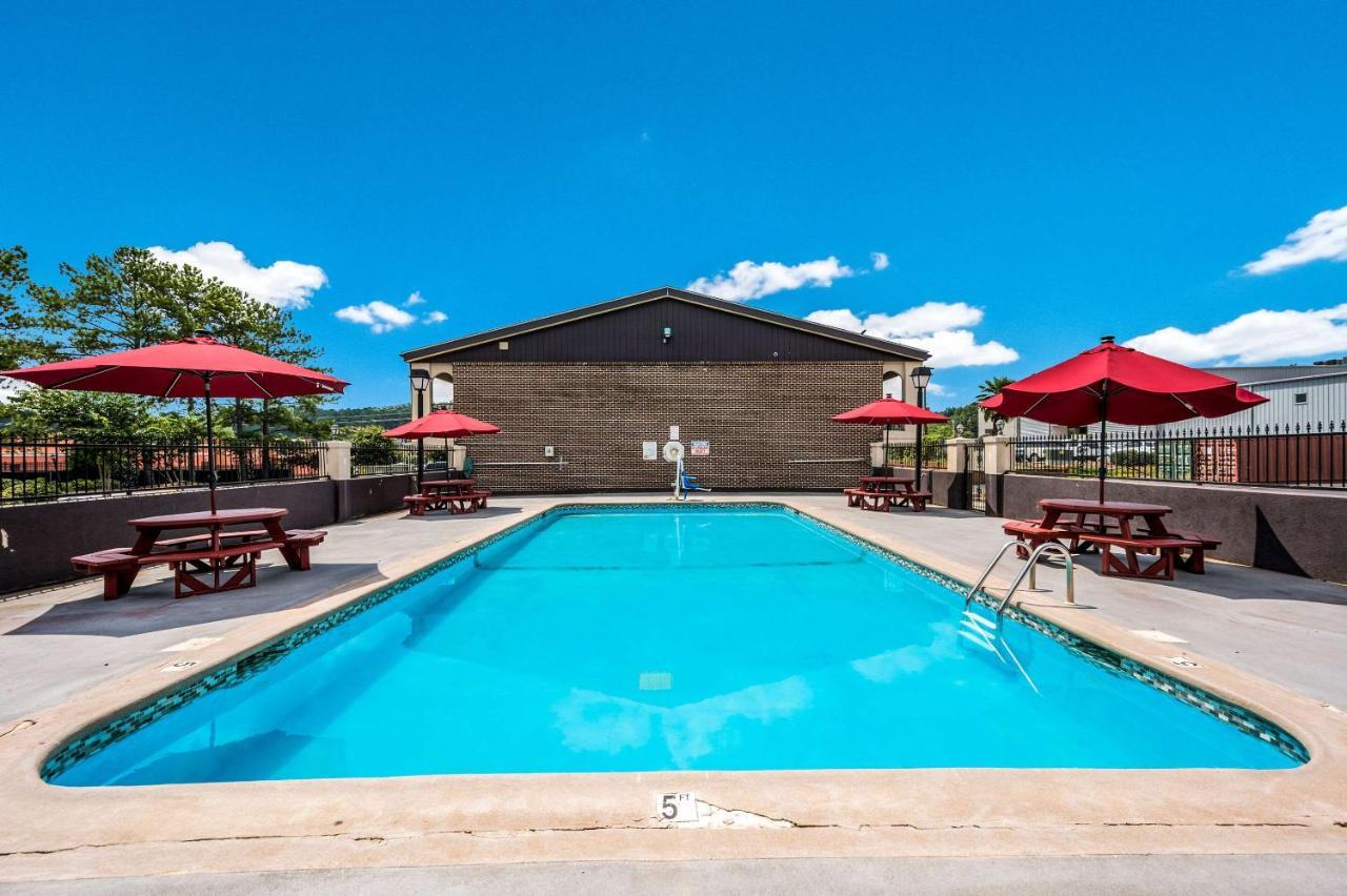 Econo Lodge Inn&Suites Huntsville Exterior foto